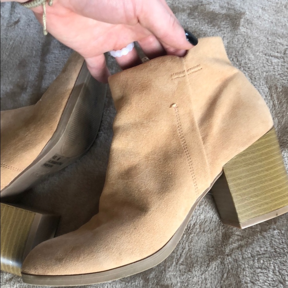 Tan bootie - Picture 3 of 4